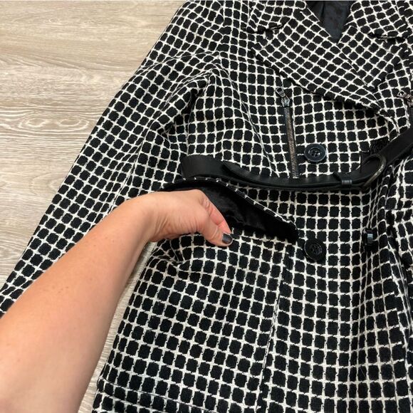 Franco Mirabelli Military Style Double Breasted Wool Coat - Picture 6 of 7